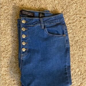 Women's Size 16 button fly jeans. New without tags. Chic denim brand. High rise.